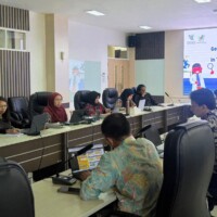 | Suasana Workshop Karya Tulis Ilmiah 2025 di Kampus Akmet.